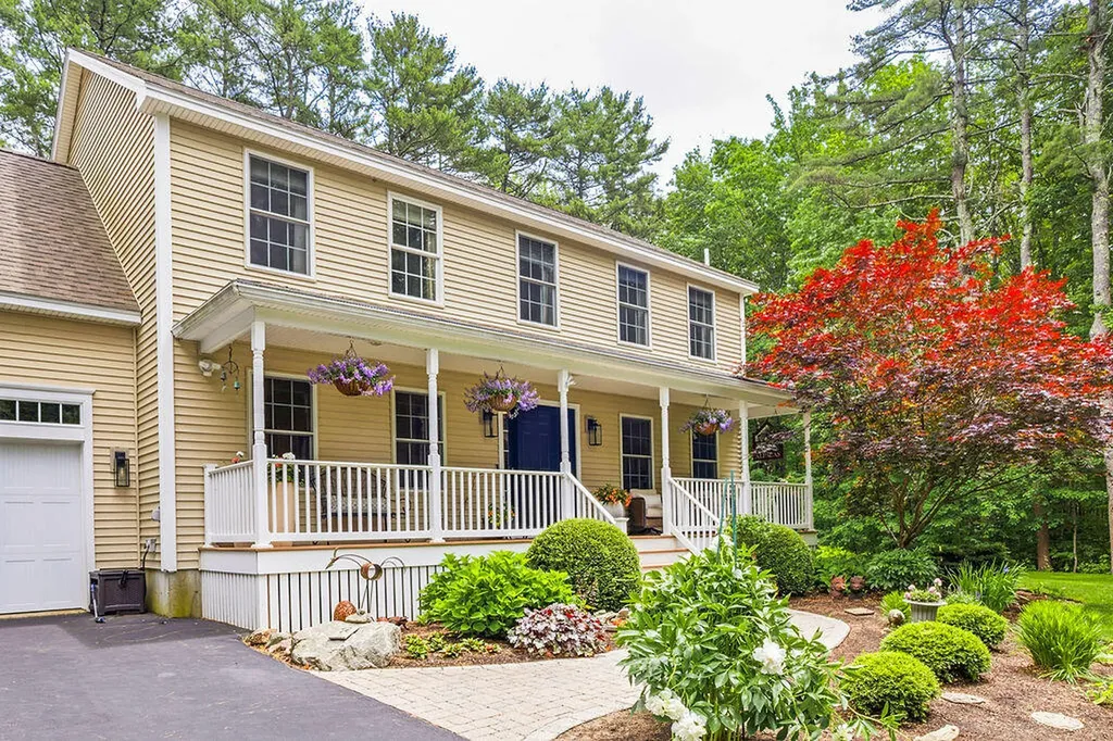2 Beacon Street Kennebunk ME 04043