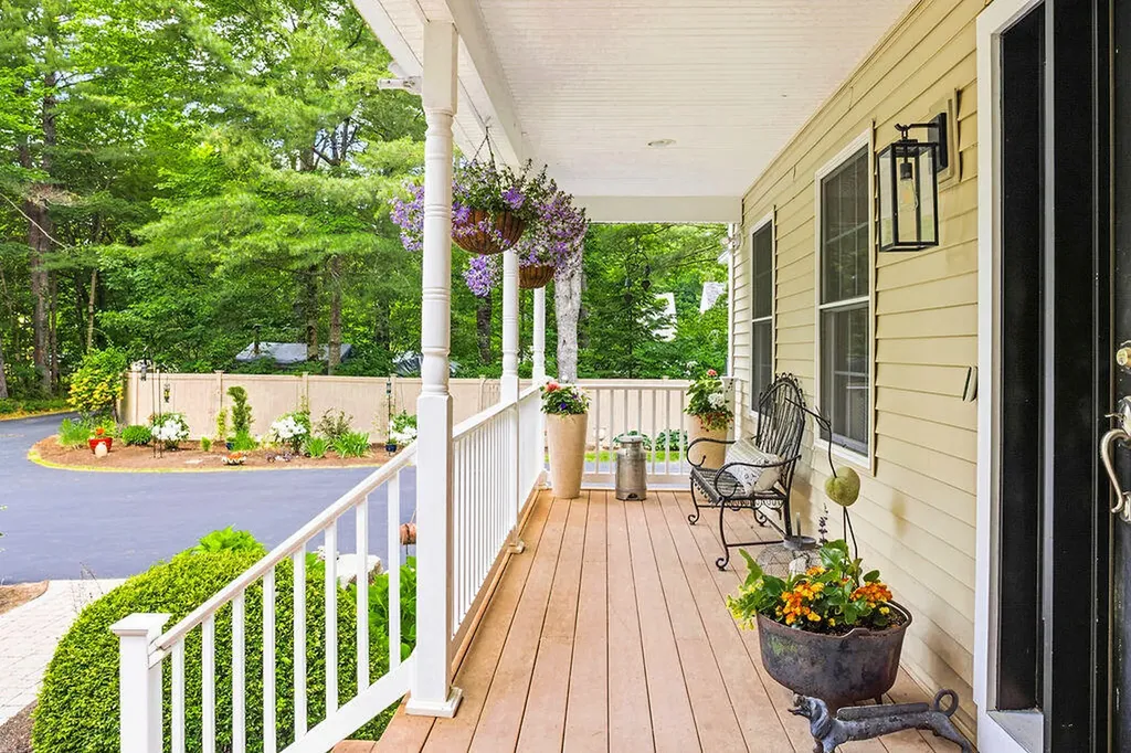 2 Beacon Street Kennebunk ME 04043