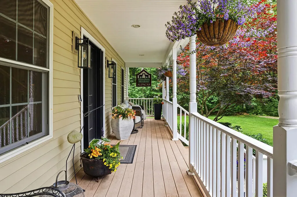 2 Beacon Street Kennebunk ME 04043