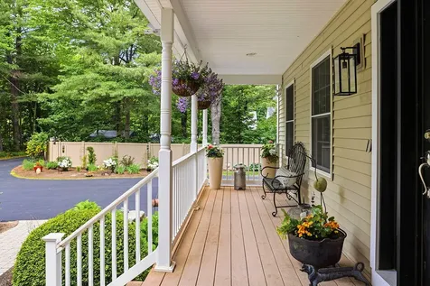 2 Beacon Street Kennebunk ME 04043