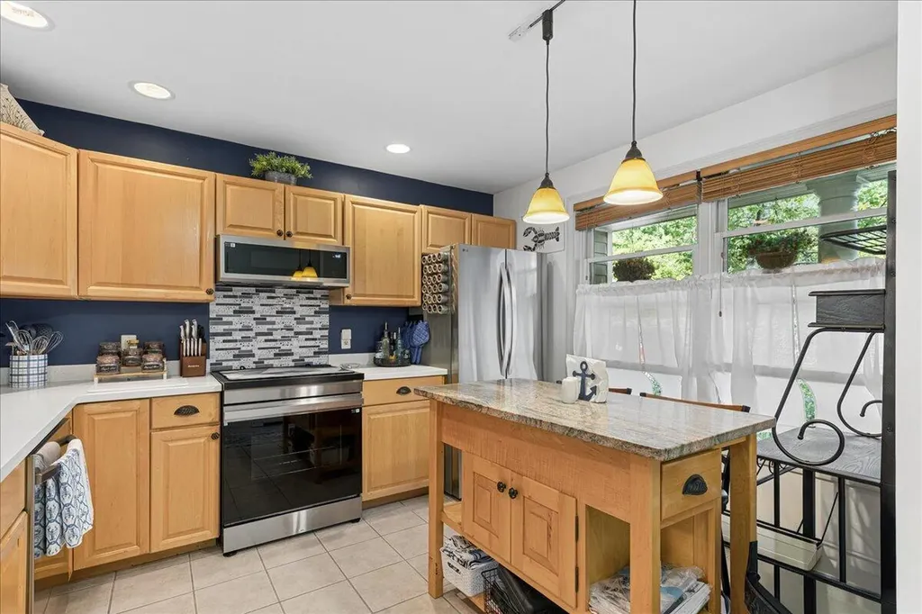 18 Harborview Drive Stockton Springs ME 04981