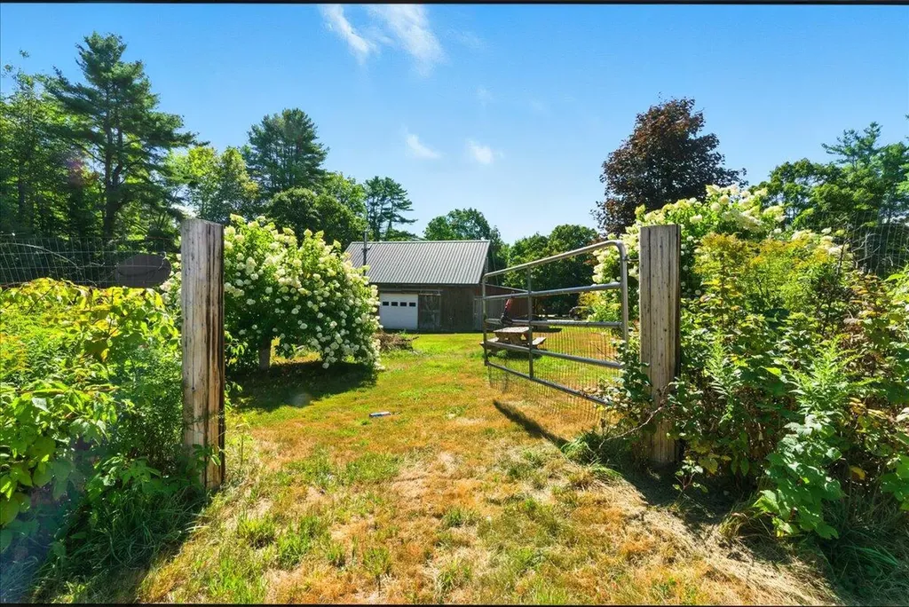 699 N High Street Bridgton ME 04009