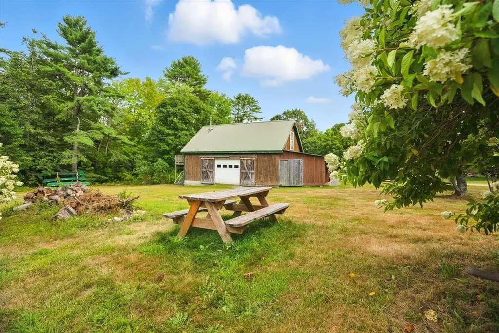 699 N High Street Bridgton ME 04009