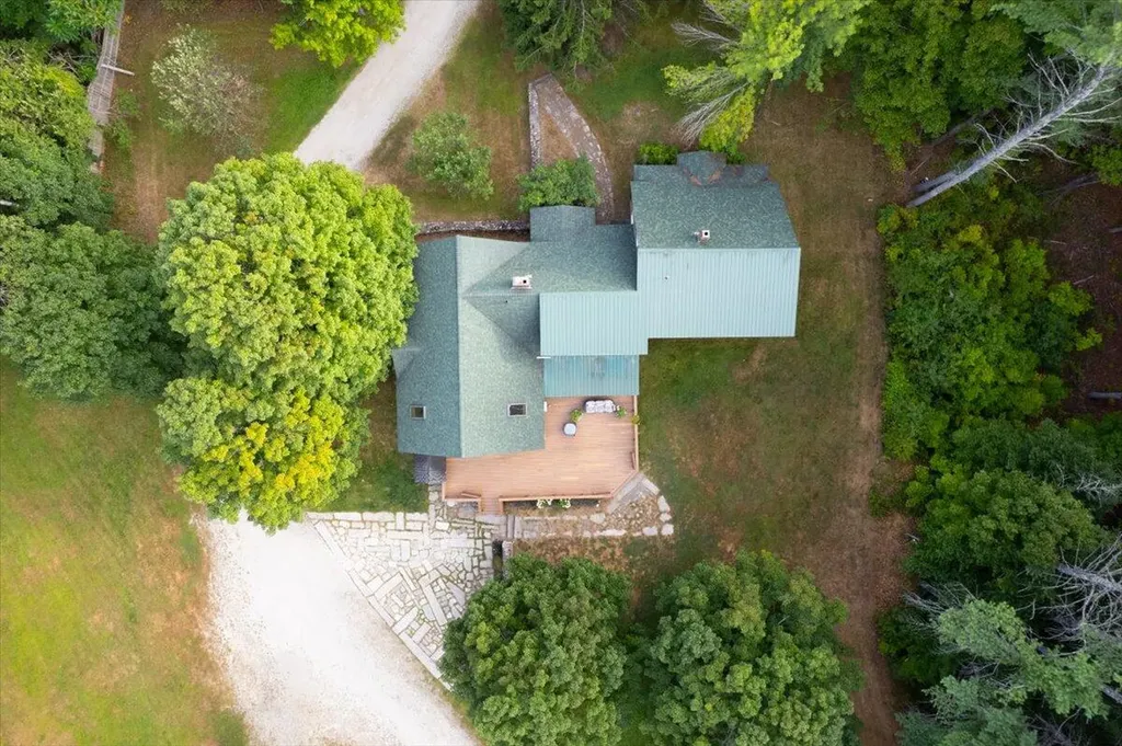 699 N High Street Bridgton ME 04009