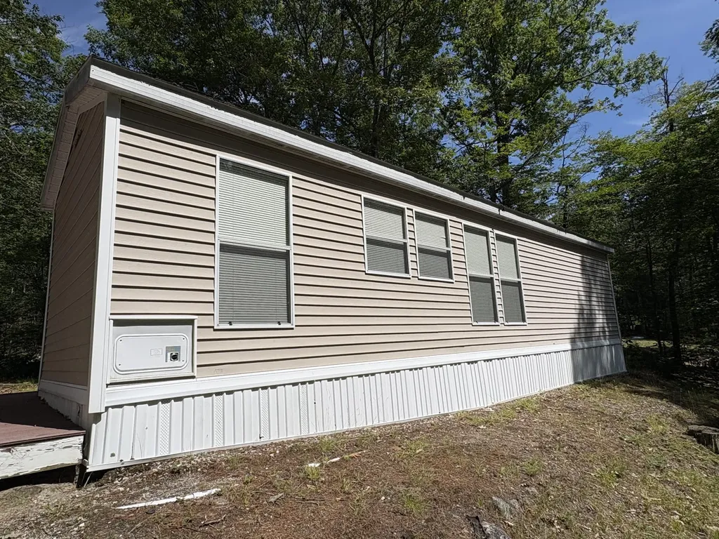 25 Hickory Drive Naples ME 04055