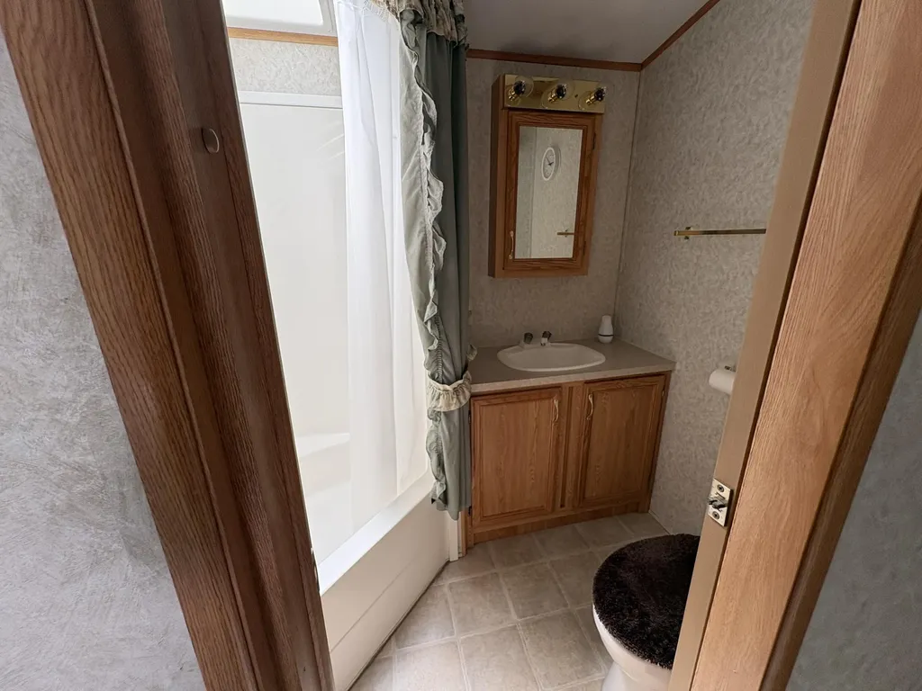 25 Hickory Drive Naples ME 04055