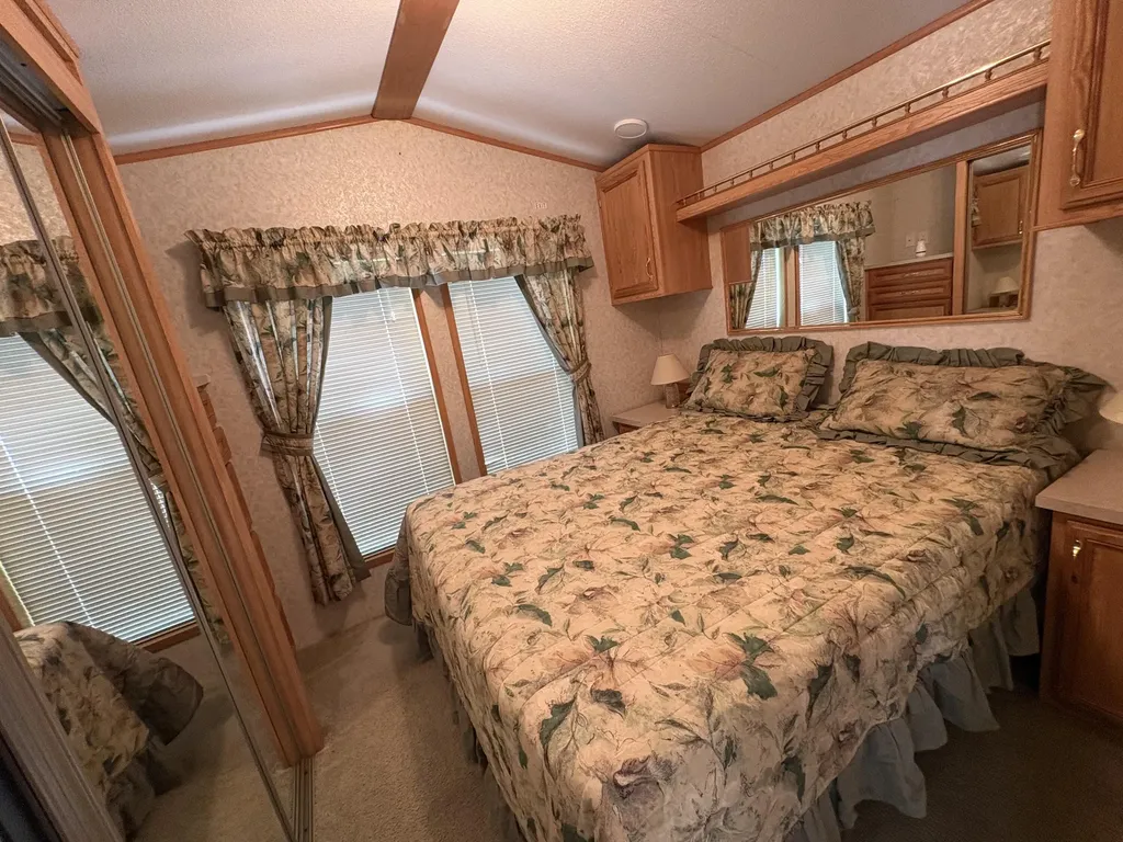 25 Hickory Drive Naples ME 04055