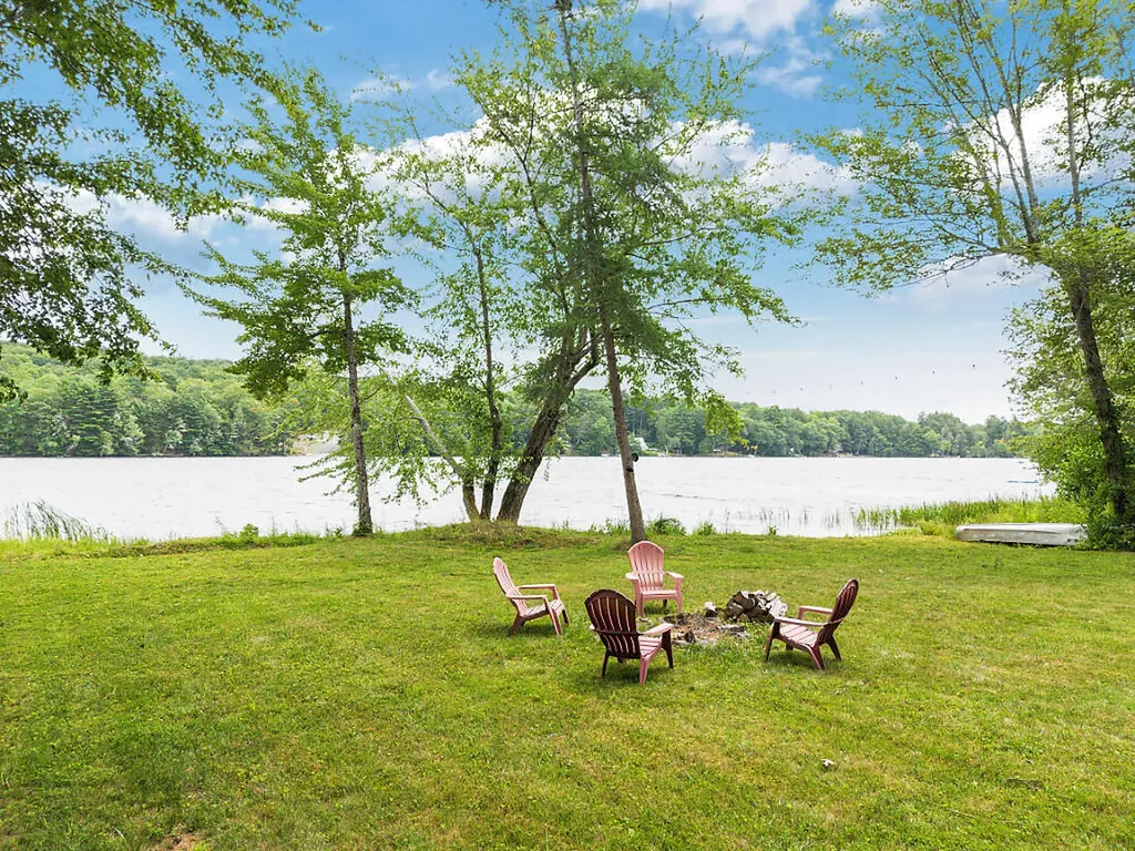85 Woods Grove Lane Winthrop ME 04364