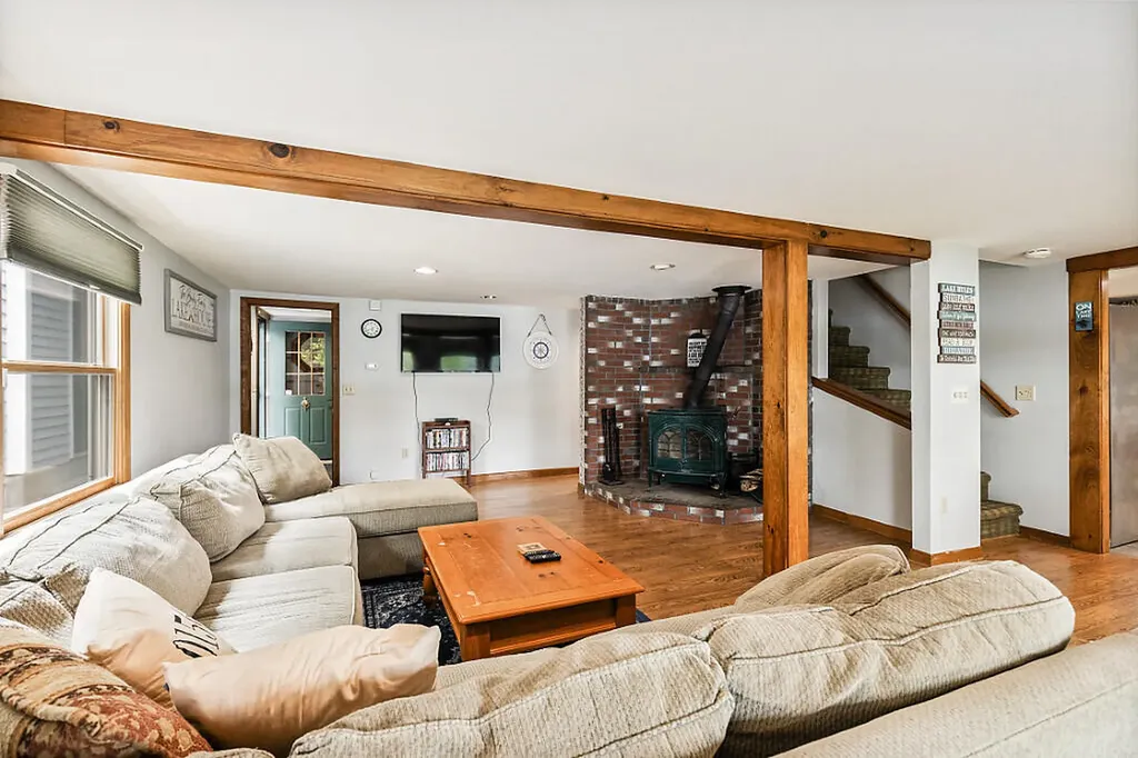85 Woods Grove Lane Winthrop ME 04364