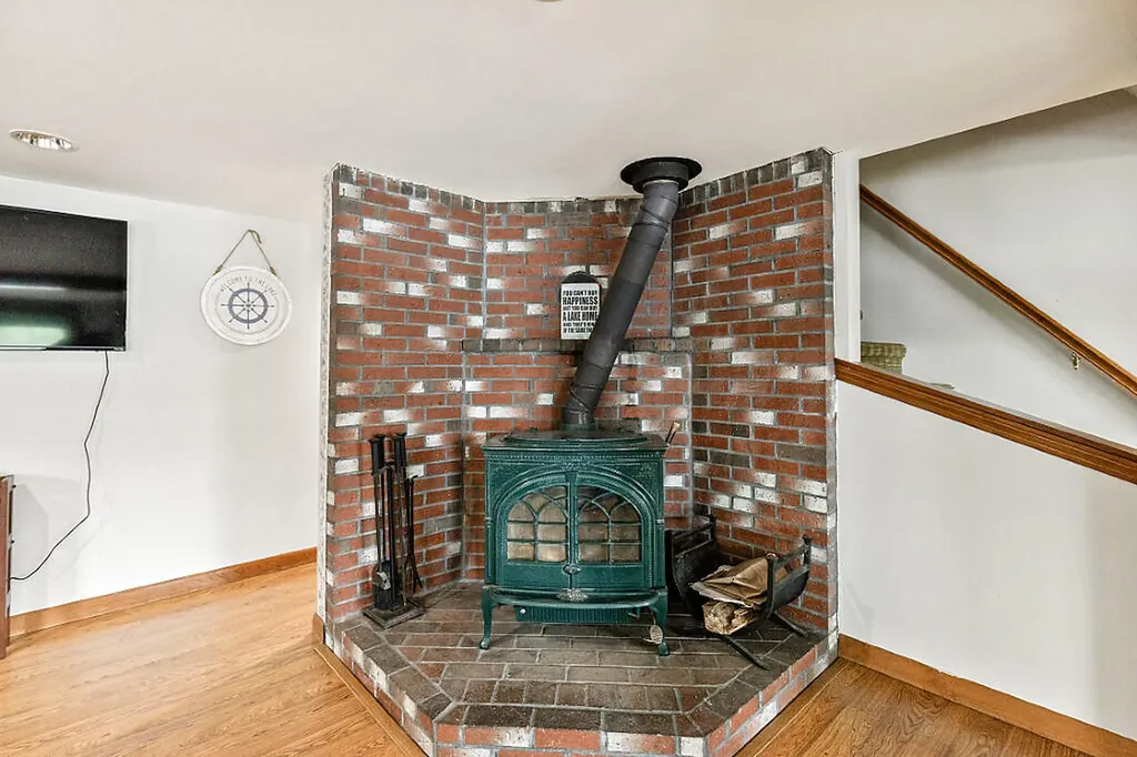 85 Woods Grove Lane Winthrop ME 04364