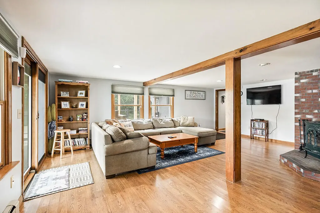 85 Woods Grove Lane Winthrop ME 04364