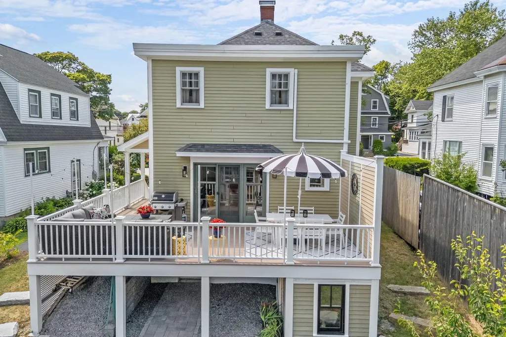143 Maple Street Bangor ME 04401