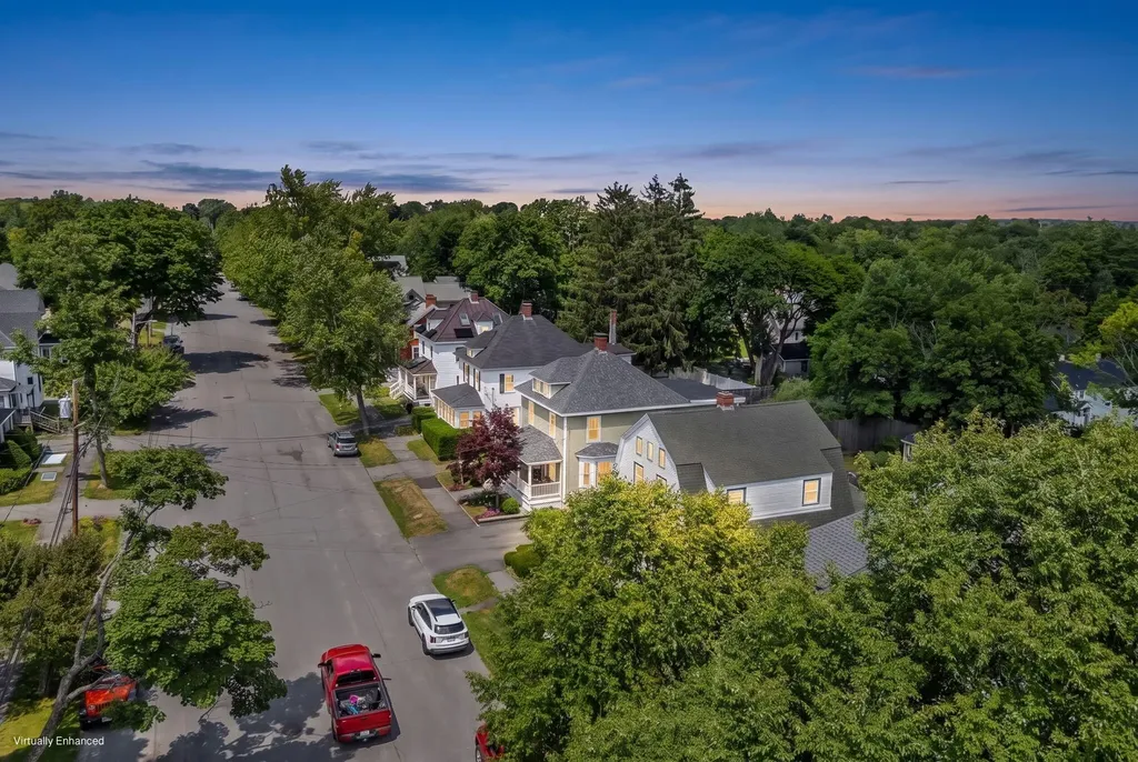 143 Maple Street Bangor ME 04401