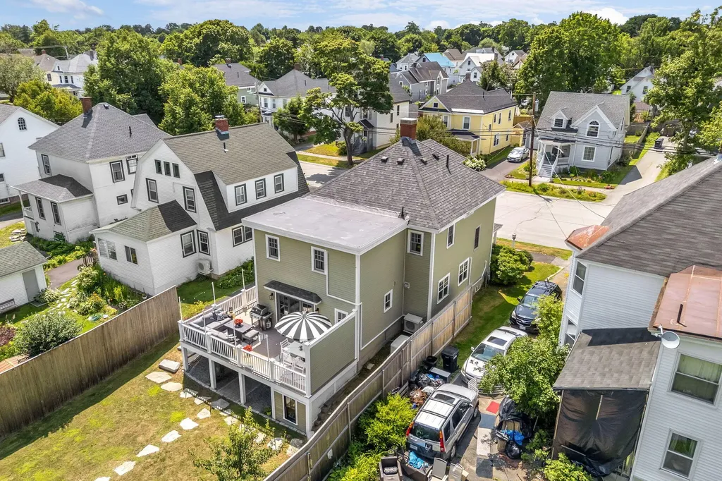 143 Maple Street Bangor ME 04401
