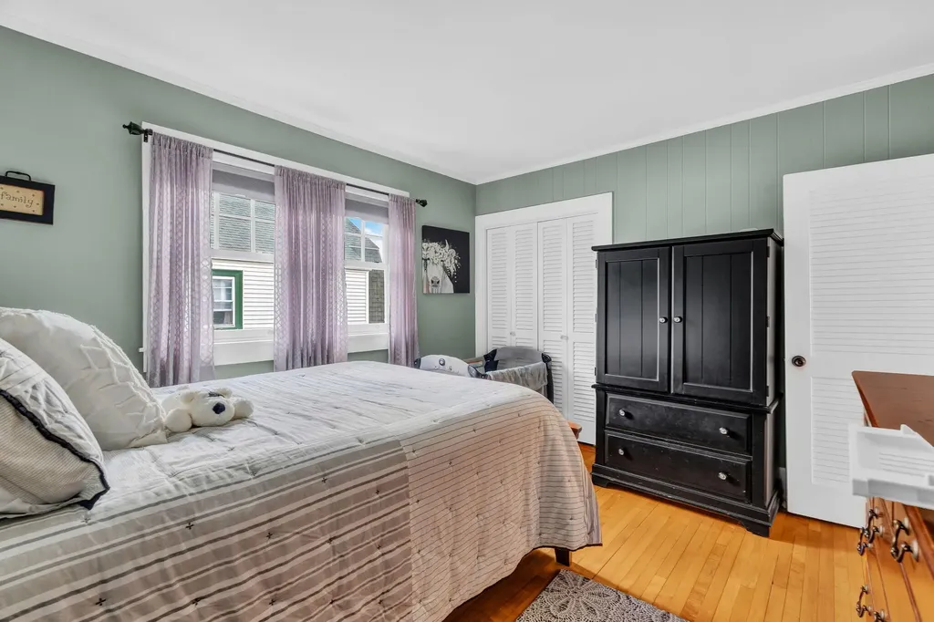 143 Maple Street Bangor ME 04401