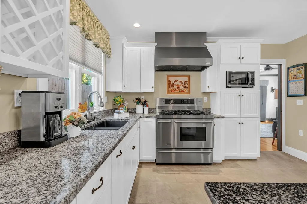 143 Maple Street Bangor ME 04401