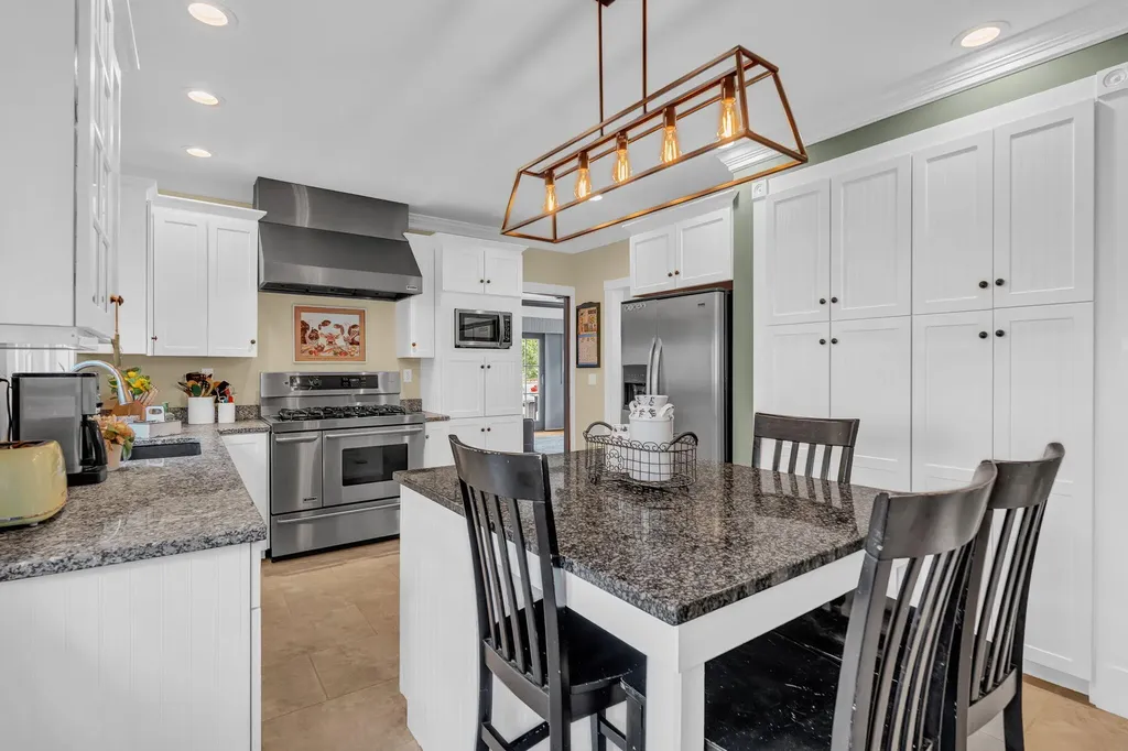 143 Maple Street Bangor ME 04401