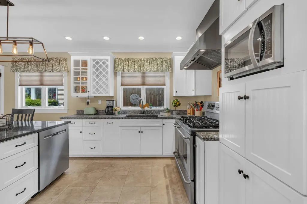 143 Maple Street Bangor ME 04401