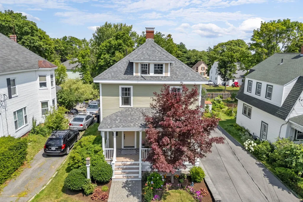 143 Maple Street Bangor ME 04401