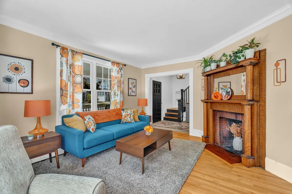 143 Maple Street Bangor ME 04401