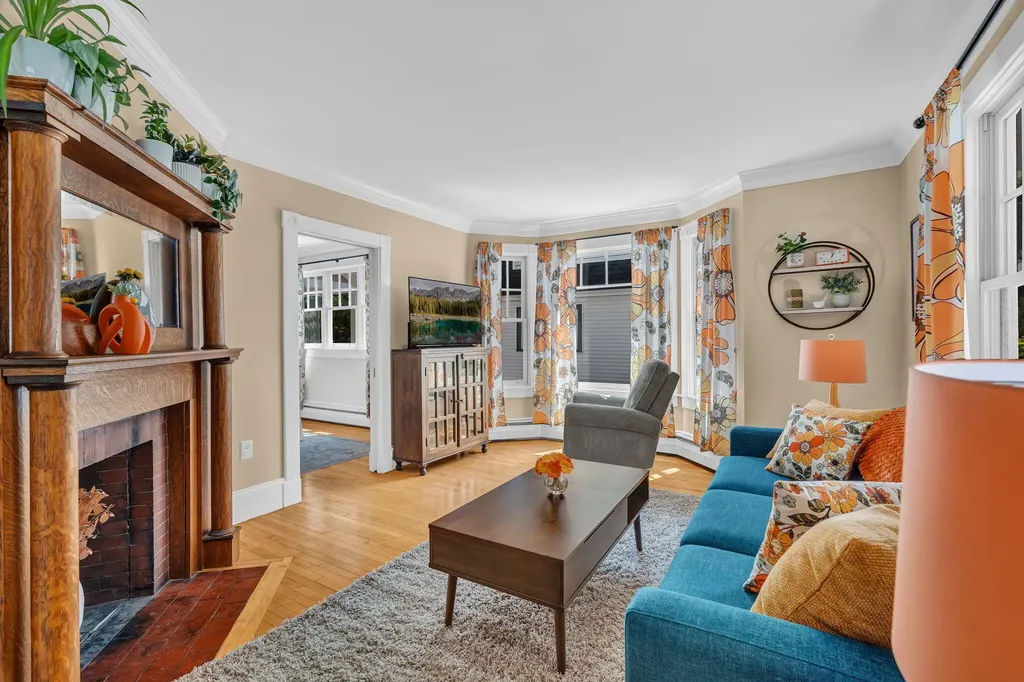 143 Maple Street Bangor ME 04401