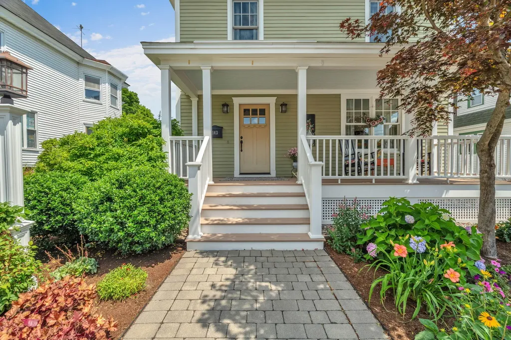 143 Maple Street Bangor ME 04401