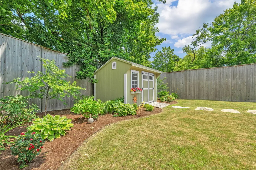 143 Maple Street Bangor ME 04401