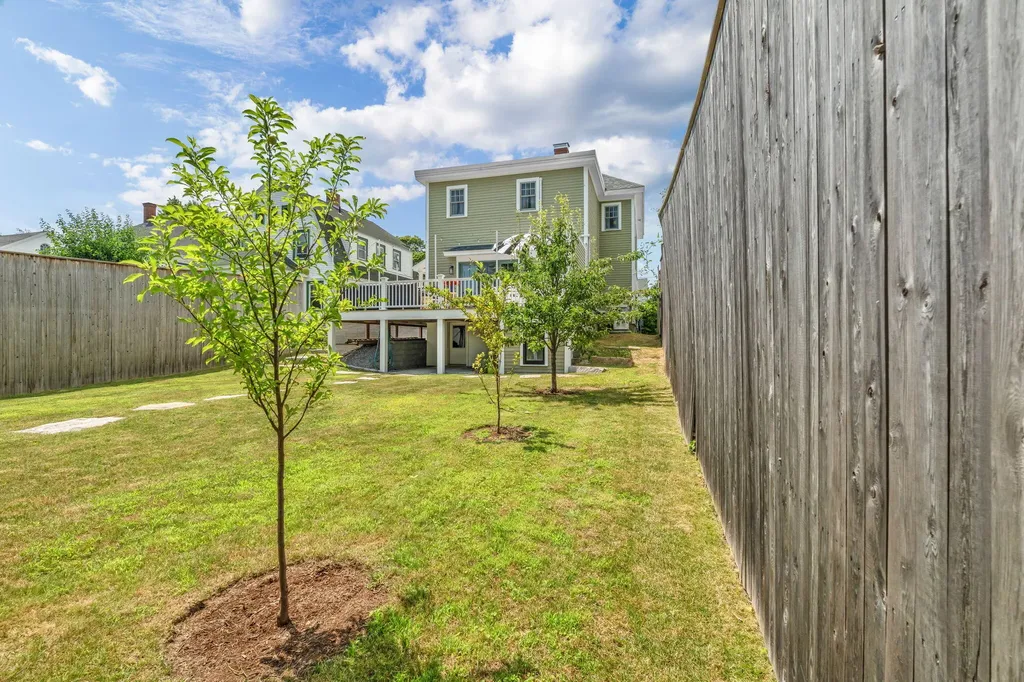 143 Maple Street Bangor ME 04401