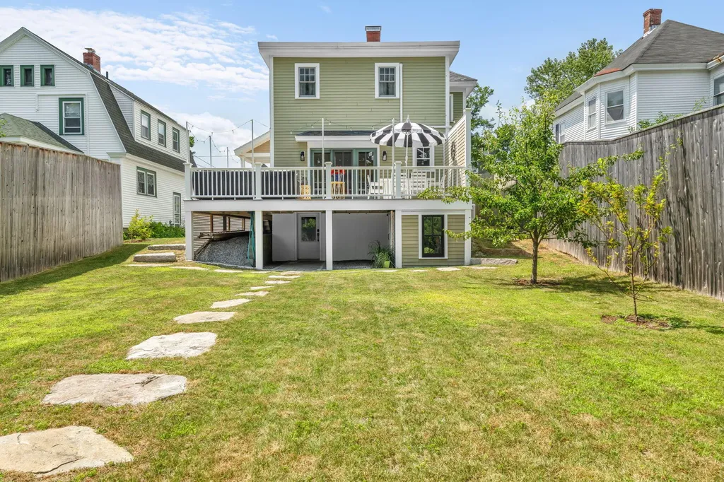 143 Maple Street Bangor ME 04401