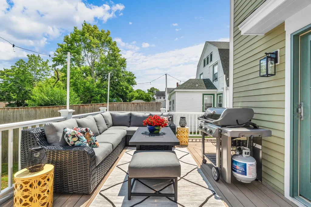 143 Maple Street Bangor ME 04401