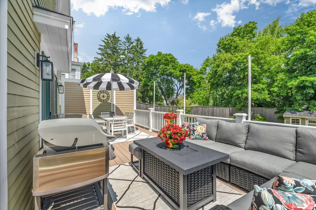 143 Maple Street Bangor ME 04401