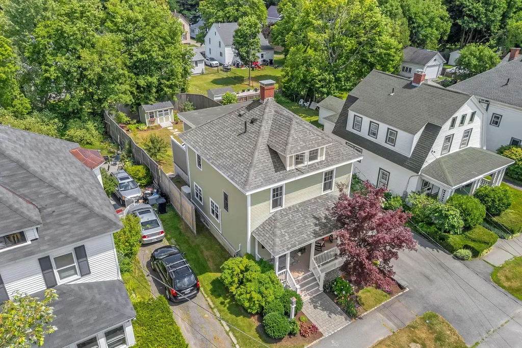 143 Maple Street Bangor ME 04401