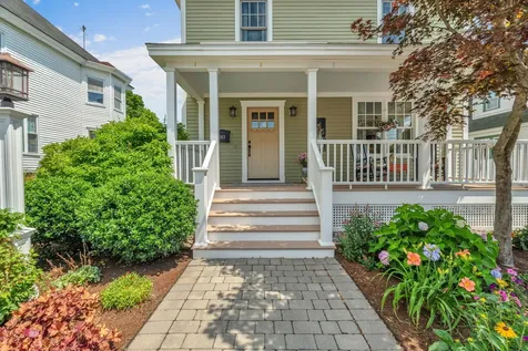 143 Maple Street Bangor ME 04401