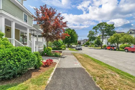 143 Maple Street Bangor ME 04401
