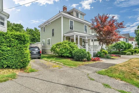 143 Maple Street Bangor ME 04401