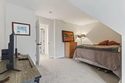 66 Delaware Court Portland ME 04103