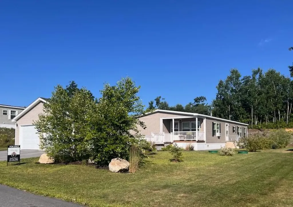 21 Williams Way Poland ME 04274