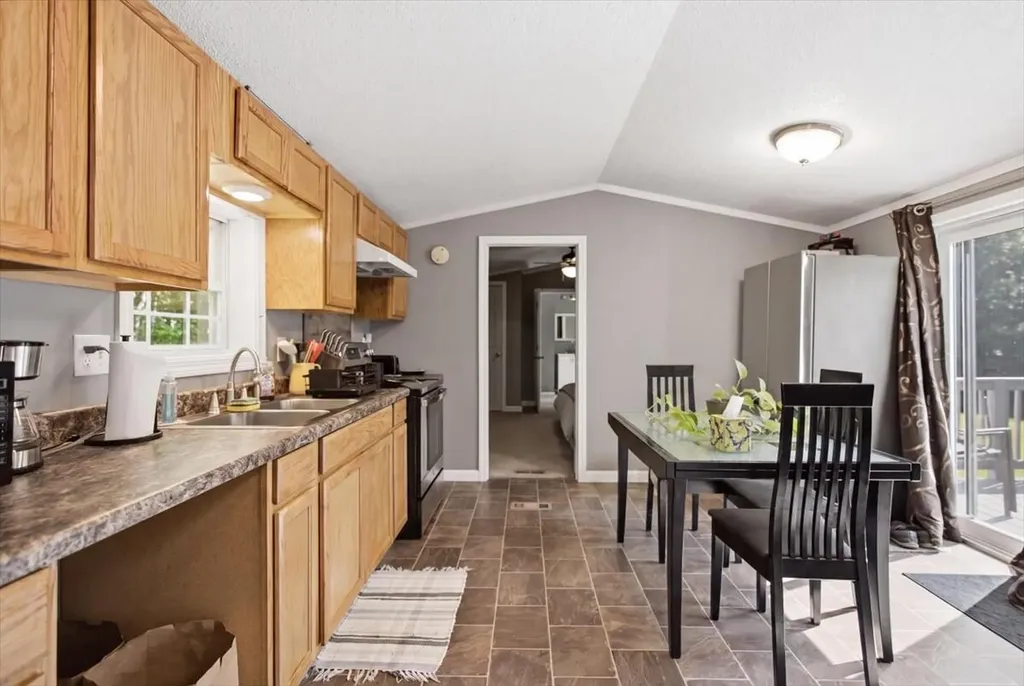 1040 Hallowell Litchfield Road West Gardiner ME 04345