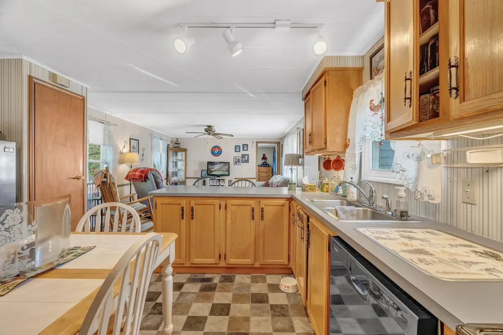 42 Robin Lane Windham ME 04062