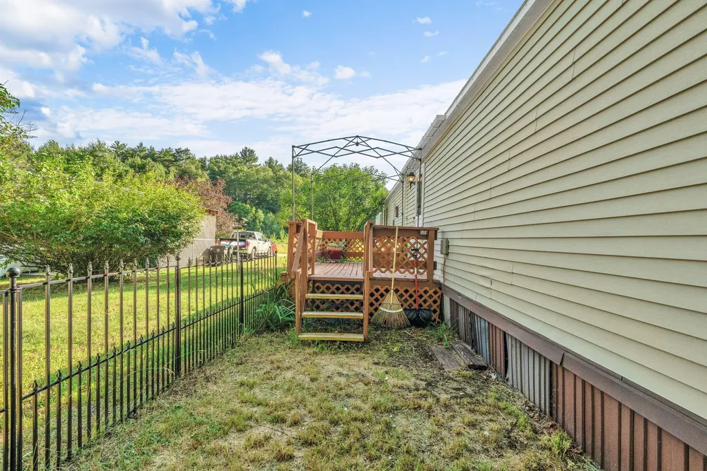 42 Robin Lane Windham ME 04062