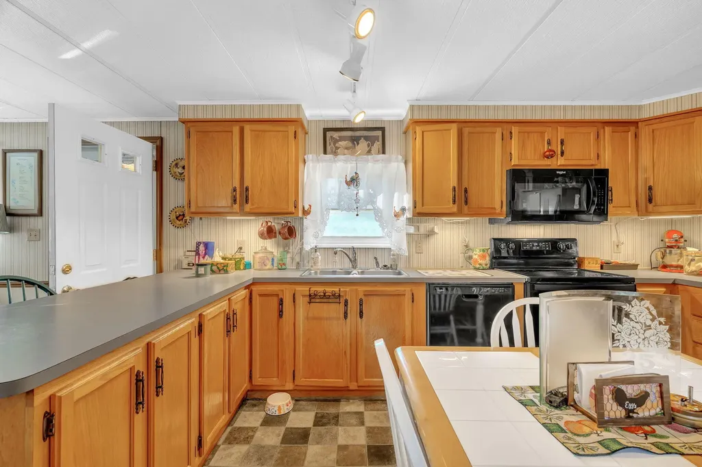 42 Robin Lane Windham ME 04062
