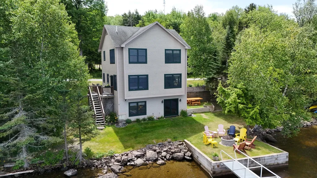 3965 Rockwood Road Rockwood T1 R1 Nbkp ME 04478