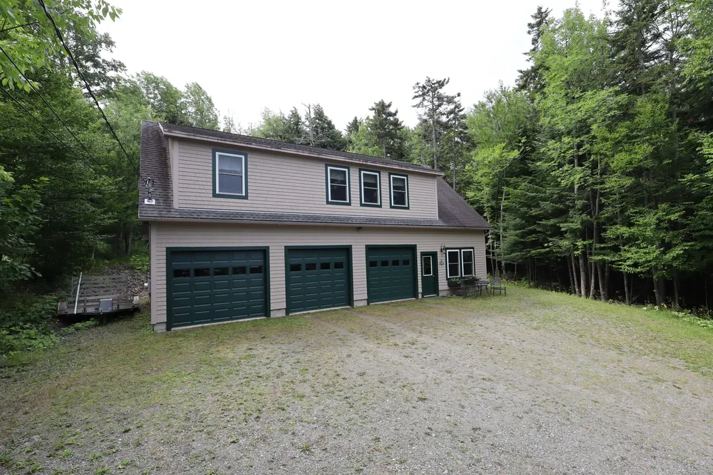 3965 Rockwood Road Rockwood T1 R1 Nbkp ME 04478