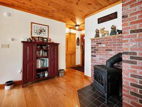 3965 Rockwood Road Rockwood T1 R1 Nbkp ME 04478