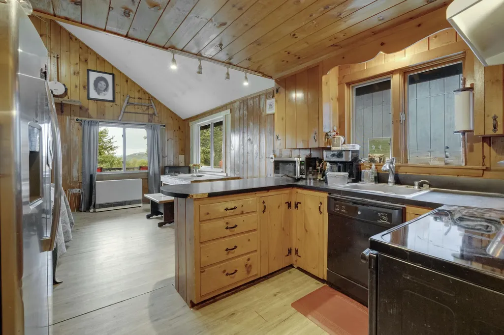 146 Hemingway Road Norway ME 04268