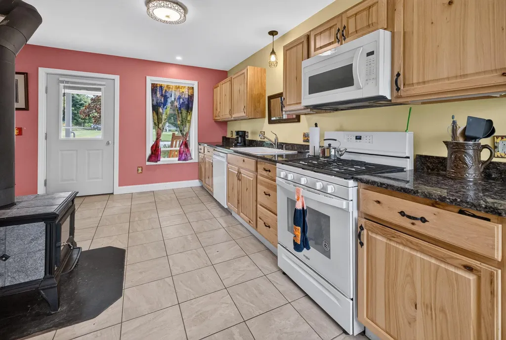 613 Main Street Monmouth ME 04259
