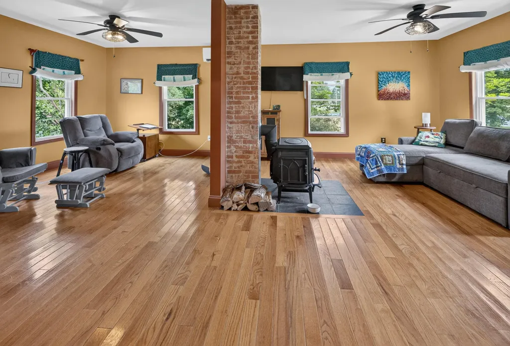 613 Main Street Monmouth ME 04259