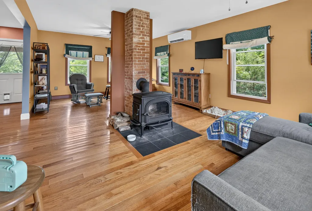 613 Main Street Monmouth ME 04259