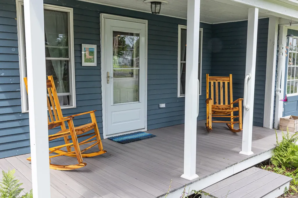 613 Main Street Monmouth ME 04259
