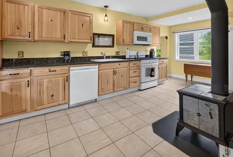 613 Main Street Monmouth ME 04259